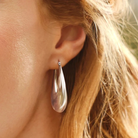 Ross-Simons Sterling Silver Graduated Hoop Earrings. 1 1/4" - Picture 3 of 7